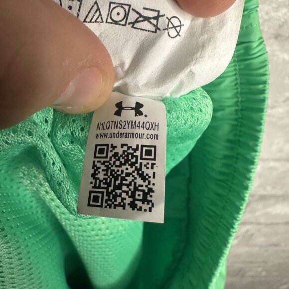 Under Armour Men's Icon Volley Short 5.5" NWT Size Medium (Vapor Green/White) - Picture 16 of 16